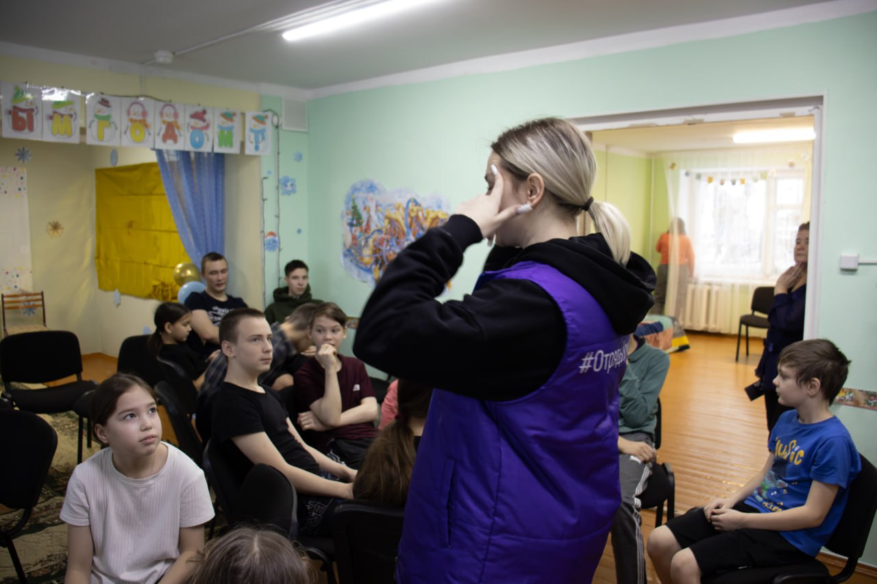  Новогоднее чудо: студенческие отряды Удмуртии оказали помощь жителям Каракулинского района в рамках добровольческой акции "Снежный десант РСО"